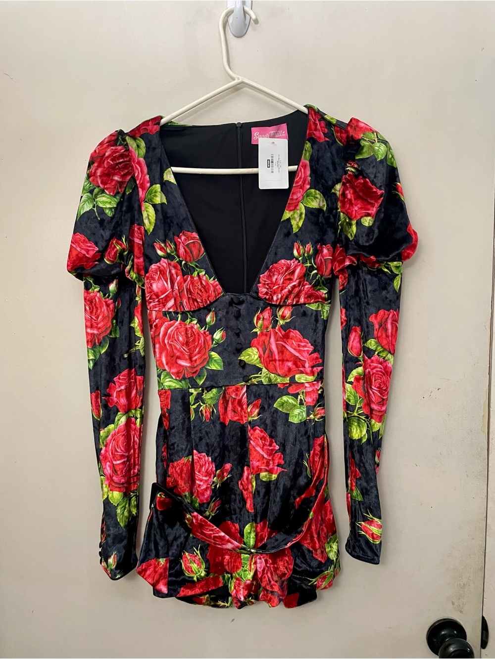 Dolls Kill Sugar Thrillz Black Velvet Red Rose Print romper size small NWT